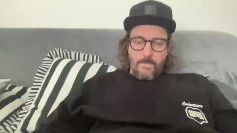 Snapshot of jimboo400 chatting on 10.14.25 jimboo400 online show from 10.14.25