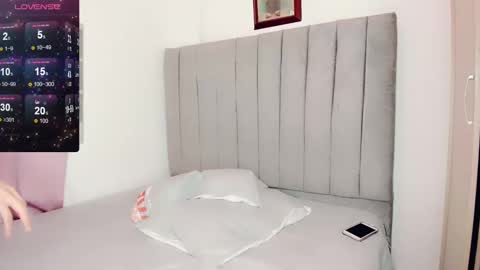 Snapshot of jimenna__ chatting on 01.05.25 jimenna online show from 01.05.25