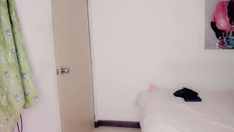 Snapshot of jimenna__ chatting on 02.22.25 jimenna online show from 02.22.25