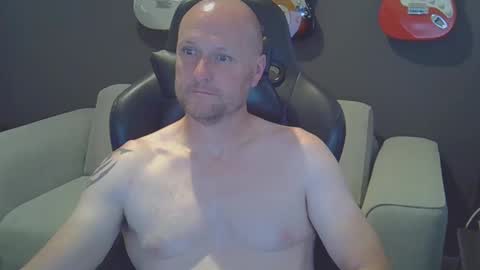 Snapshot of jimforjim chatting on 12.12.24 Jim online show from 12.12.24