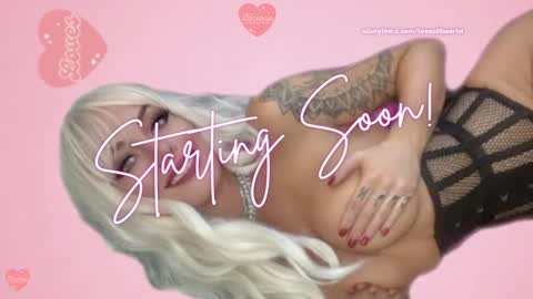 Snapshot of jinxy_loves chatting on 10.31.25 jinxy loves online show from 10.31.25