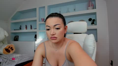 Juliee online show from 04.16.26