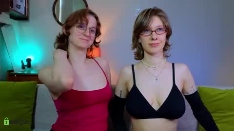 Snapshot of jitoon_exe chatting on 04.24.26 Hey Guys We are Julia ginger Tina brunette online show from 04.24.26
