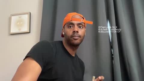 Snapshot of jloads_ chatting on 11.17.25 Jay Load online show from 11.17.25