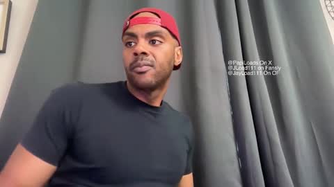 Snapshot of jloads_ chatting on 11.22.25 Jay Load online show from 11.22.25