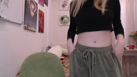 joan_kiss online show from 04.15.26