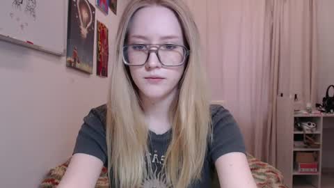 joan_kiss online show from 06.11.26