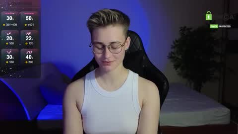 Snapshot of joan_night chatting on 09.17.25 J online show from 09.17.25