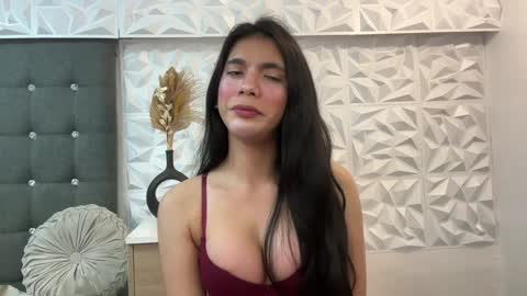 Snapshot of joanaemerald chatting on 12.26.24 joana online show from 12.26.24