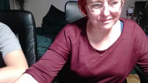 Snapshot of joannaandneighbour chatting on 10.20.25 Joanna and Greg online show from 10.20.25