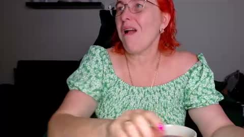 Snapshot of joannaandneighbour chatting on 07.07.26 Joanna and Greg online show from 07.07.26