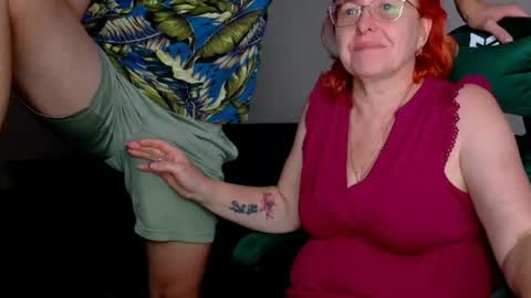 Snapshot of joannaandneighbour chatting on 07.11.26 Joanna and Greg online show from 07.11.26