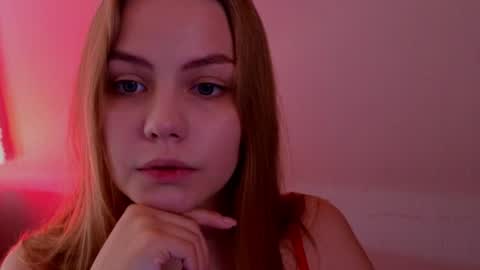 Snapshot of jodiewithgreen chatting on 06.19.26 Jodie 3 returning TODAY online show from 06.19.26