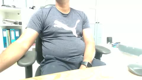 Snapshot of joe765shades chatting on 05.29.26 joe765shades online show from 05.29.26