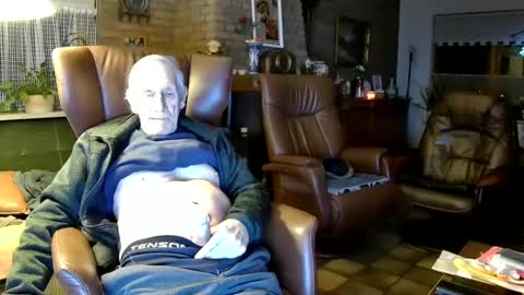 Snapshot of johan7_heet chatting on 12.20.24 johan7 heet online show from 12.20.24