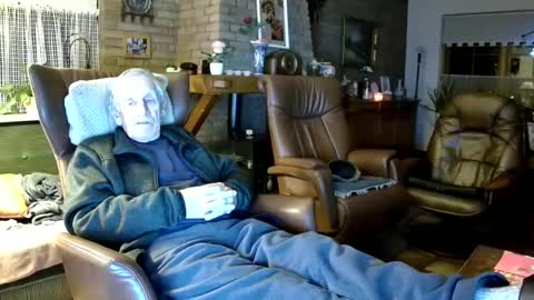 Snapshot of johan7_heet chatting on 12.20.24 johan7 heet online show from 12.20.24