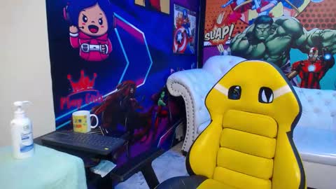 Snapshot of johan_kitten chatting on 09.30.25 johan online show from 09.30.25