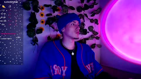 Snapshot of johan_parker222 chatting on 09.26.25 johan_parker222 online show from 09.26.25