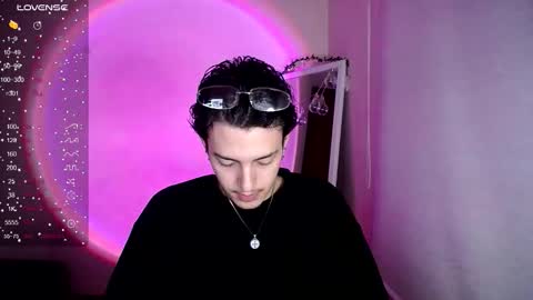 Snapshot of johan_parker222 chatting on 02.14.26 johan_parker222 online show from 02.14.26