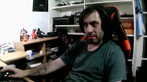 Snapshot of john566112 chatting on 11.02.25 john online show from 11.02.25