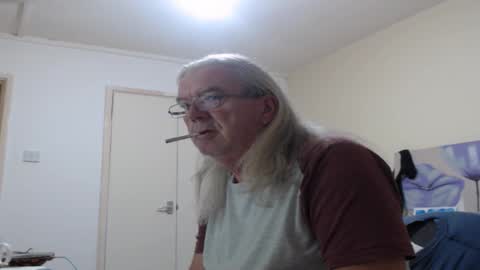 Snapshot of john_little_one chatting on 09.23.25 JOHN online show from 09.23.25
