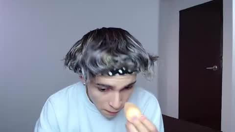 John Vichenso online show from 11.04.25