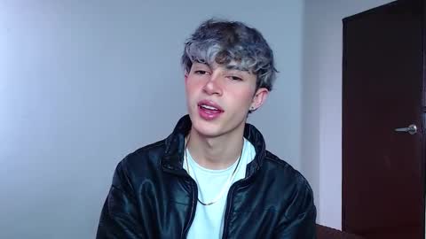 John Vichenso online show from 11.05.25