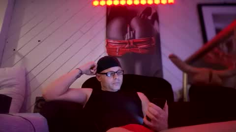 Snapshot of johnbellows chatting on 01.13.26 bisexual King online show from 01.13.26