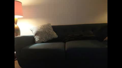 Johnee online show from 10.05.25