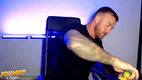 johnny_bravo808 online show from 09.24.25