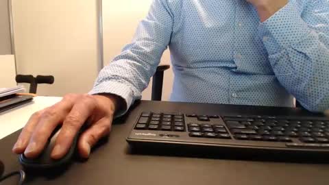 Snapshot of johnny_walker14 chatting on 10.29.25 johnny_walker14 online show from 10.29.25