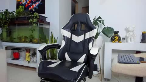 JOHNNY online show from 11.19.25