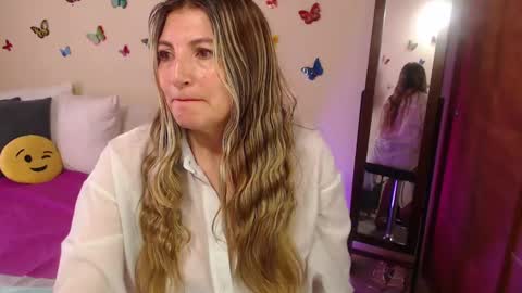 Snapshot of jolie_mature_ chatting on 02.16.25 Jolie Mature online show from 02.16.25