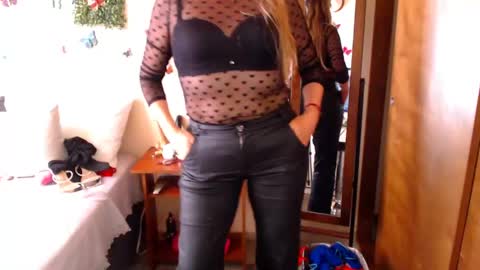 Snapshot of jolie_mature_ chatting on 05.08.26 Jolie Mature online show from 05.08.26