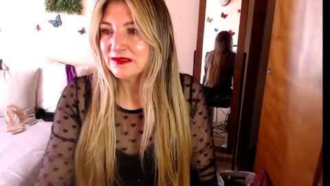 Snapshot of jolie_mature_ chatting on 06.02.26 Jolie Mature online show from 06.02.26