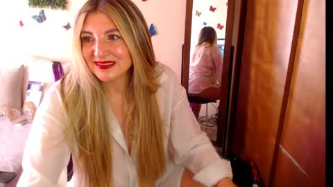 Snapshot of jolie_mature_ chatting on 06.03.26 Jolie Mature online show from 06.03.26