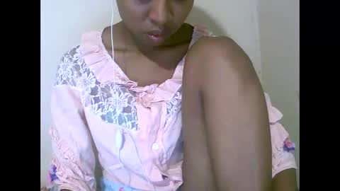 Snapshot of joliekah27 chatting on 04.16.26 joliekah27 online show from 04.16.26