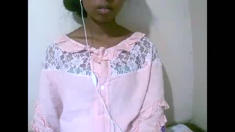 Snapshot of joliekah27 chatting on 04.16.26 joliekah27 online show from 04.16.26