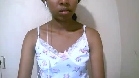 Snapshot of joliekah27 chatting on 04.18.26 joliekah27 online show from 04.18.26