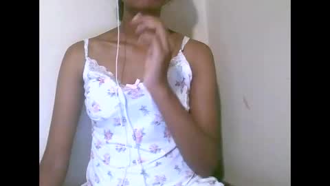 Snapshot of joliekah27 chatting on 04.19.26 joliekah27 online show from 04.19.26