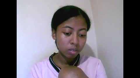 Snapshot of joliekah27 chatting on 05.17.26 joliekah27 online show from 05.17.26