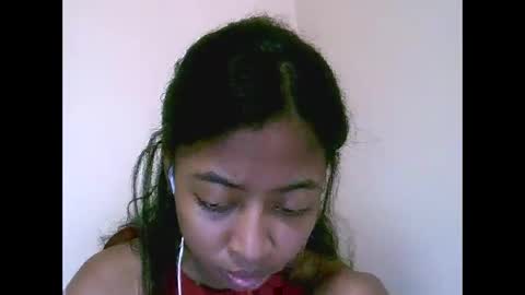 Snapshot of joliekah27 chatting on 05.18.26 joliekah27 online show from 05.18.26