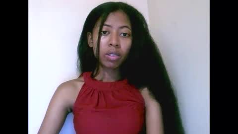 Snapshot of joliekah27 chatting on 05.19.26 joliekah27 online show from 05.19.26