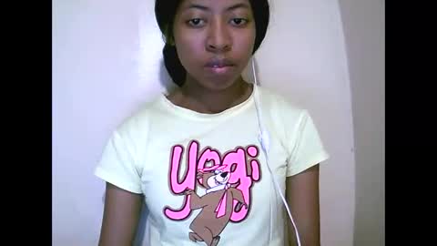 Snapshot of joliekah27 chatting on 05.27.26 joliekah27 online show from 05.27.26
