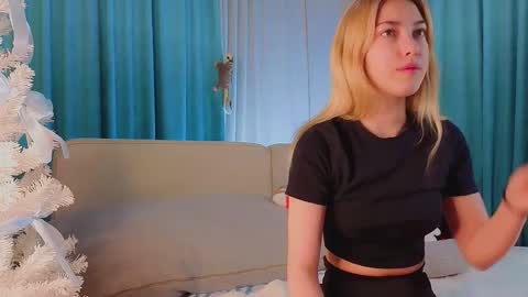 Viola online show from 12.21.25