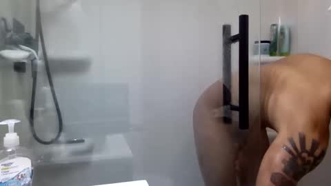 Snapshot of jomorales2024 chatting on 10.08.25 JMorales online show from 10.08.25