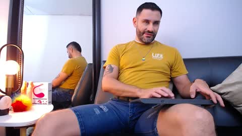  JONAS BEARD  online show from 02.05.25