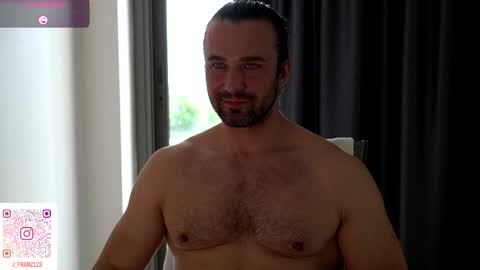 Snapshot of jonathanfranz123 chatting on 10.31.25 jonathanfranz123 online show from 10.31.25