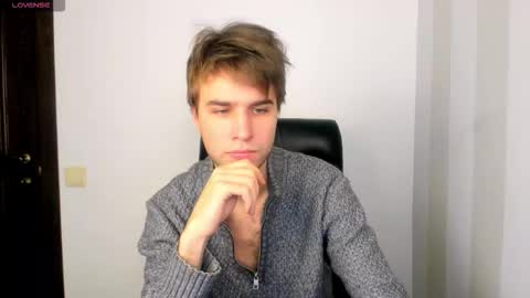 Snapshot of jonnahhell chatting on 11.12.25 Jonah online show from 11.12.25