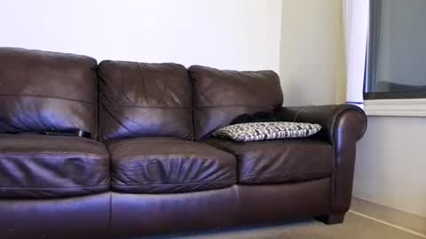 Snapshot of jonny4u_xxx chatting on 10.22.25 John online show from 10.22.25